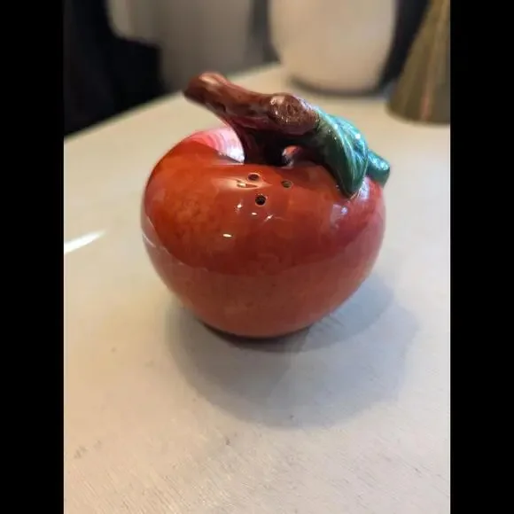 Vintage Jay Apple Ceramic Salt & Pepper Shaker - Picture 1 of 4